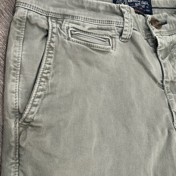 American Eagle Green Men’s Slim Active Flex Shorts size 30 - Picture 3 of 7